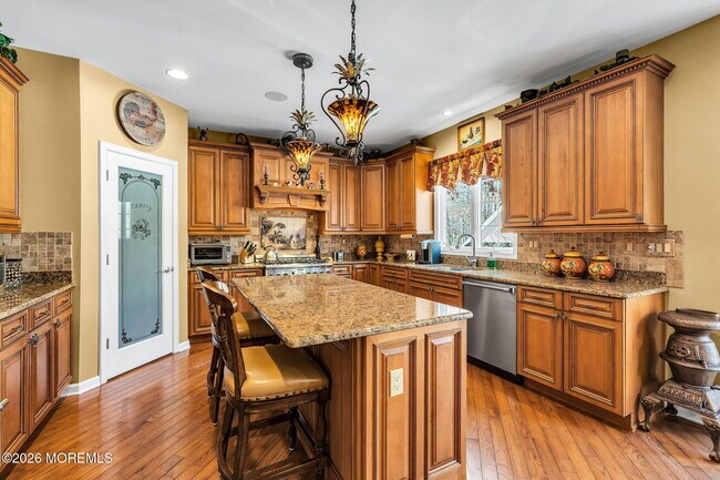 Building Photo - 24 Parkside Dr
