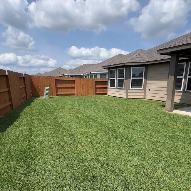 Building Photo - 2450 Goddard Grn Dr