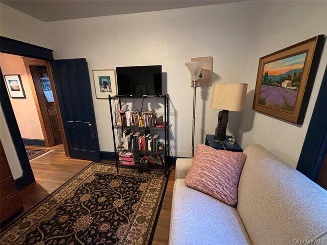 Building Photo - 123 Plains Rd