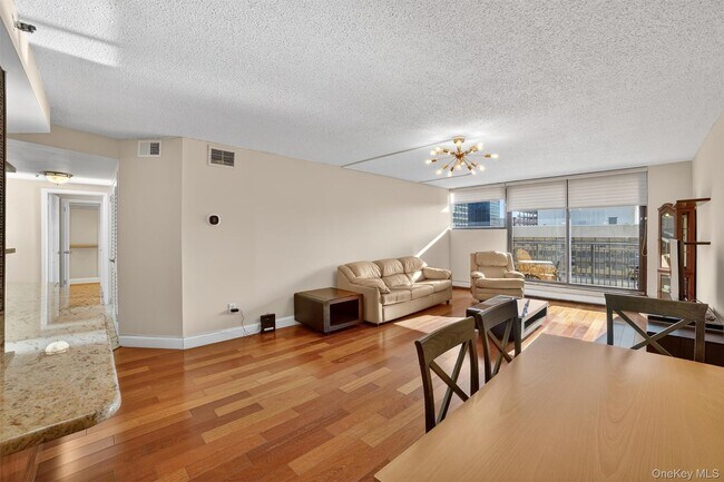 Building Photo - 25 Rockledge Ave