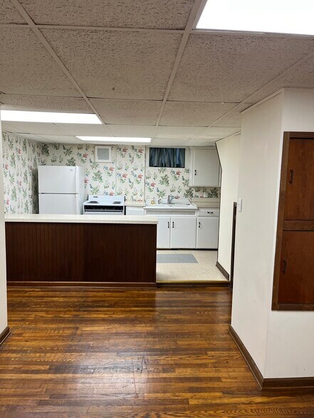 Kitchen - 95 S Rose Blvd