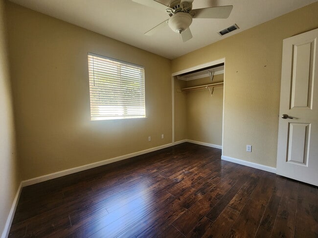Building Photo - 2585 Greenwood Ln