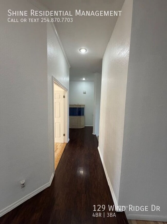 Building Photo - 129 Wind Ridge Dr