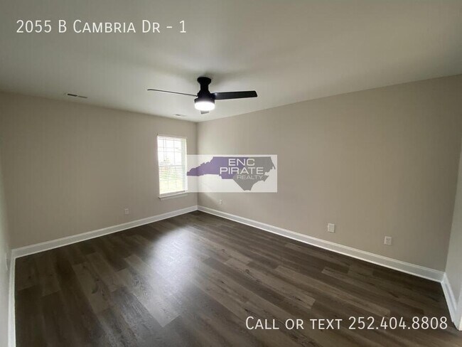 Building Photo - 2055B Cambria Dr