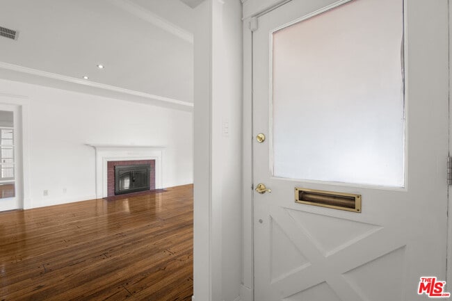 Building Photo - 4900 Ethel Ave