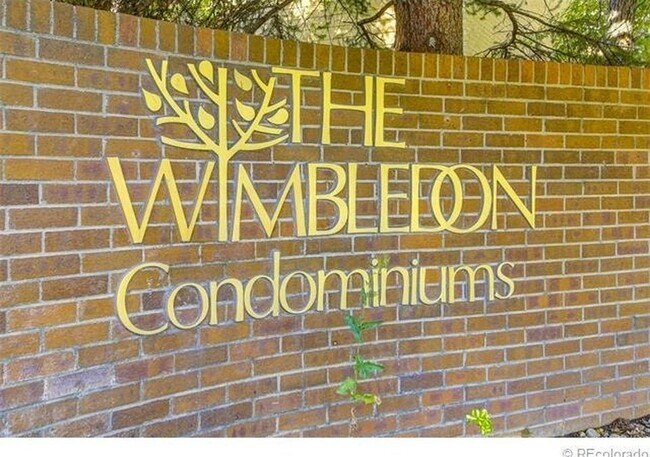 Building Photo - Top Floor Studio In The Wimbledon Condos! Ideal Location!