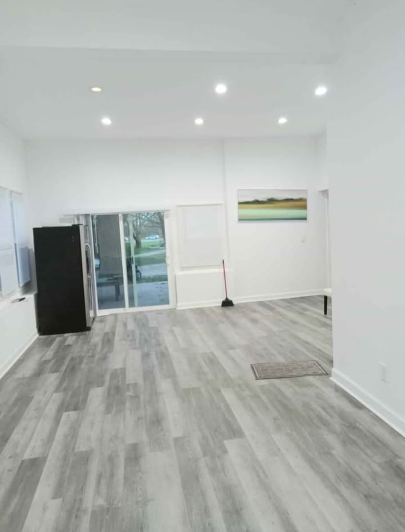 Building Photo - 285 Old Gary Ave