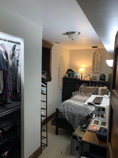 Building Photo - 1529 N Claremont Ave