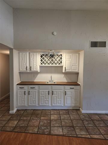 Building Photo - 1305 Whittenburg Dr