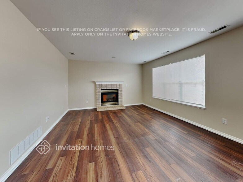 Building Photo - 842 Marshall Dr