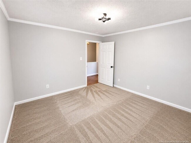 Building Photo - 5800 Lagu Pl