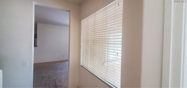 Building Photo - 6868 Sky Pointe Dr