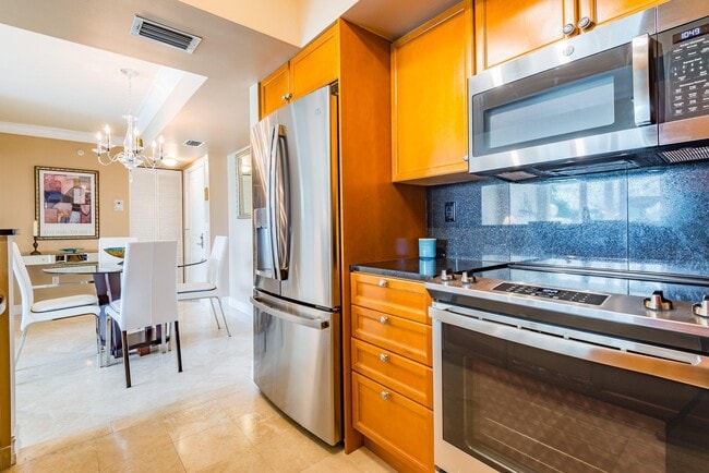 Building Photo - 99 SE Mizner Blvd