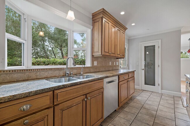Building Photo - Beautiful 4/2 Executive Home with Cupertin...