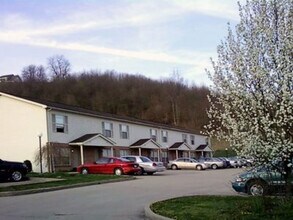 Building Photo - 2 BR 50%