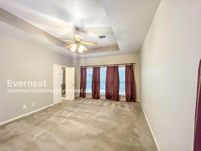 Building Photo - 2422 Cadara Woods