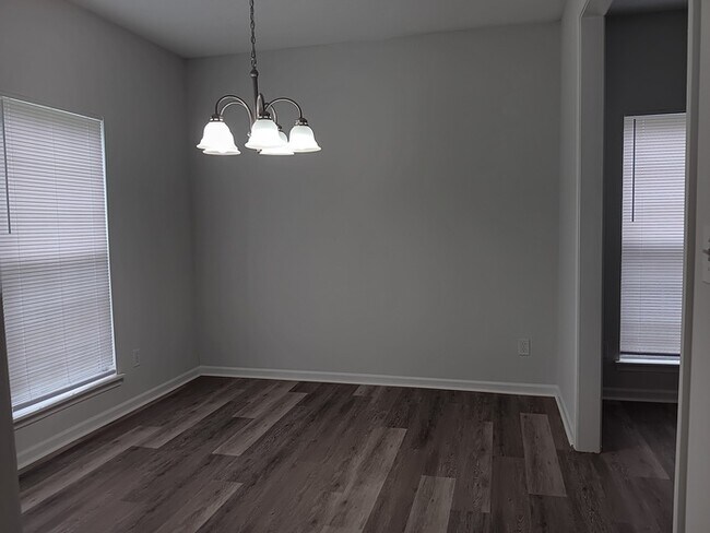 Building Photo - 2540 Governors Pointe Ct NE