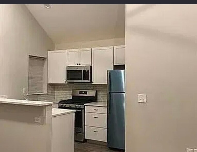 Building Photo - 6135 MacBeth Dr