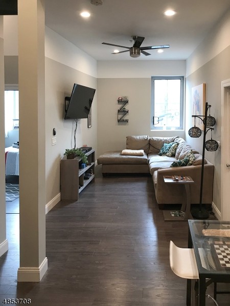 Building Photo - 10 Ford Ave