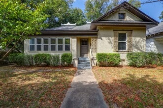 Building Photo - COMING SOON: 3 Bedroom 1.5 Bathroom House ...