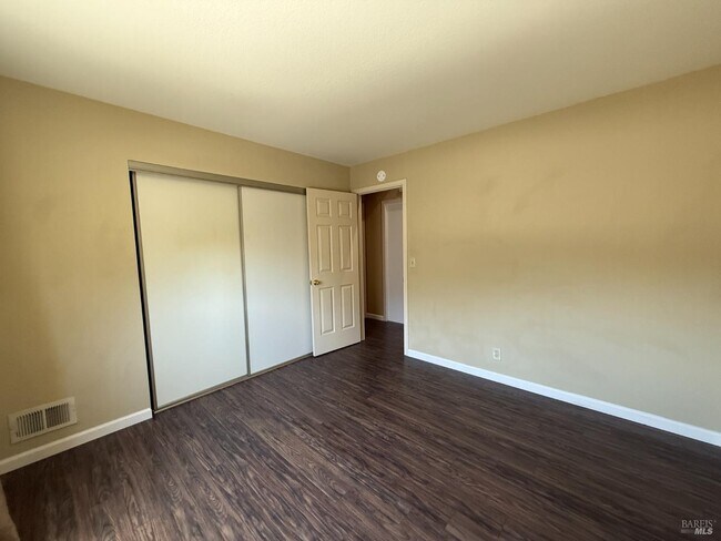 Building Photo - 666 Belvedere Dr