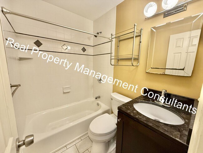 Building Photo - 1 Bedroom in Westport