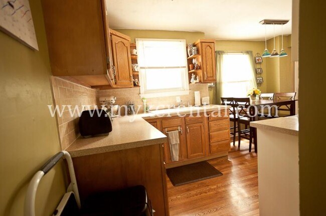 Building Photo - 4916 Juniper Dr