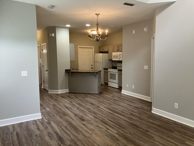 Building Photo - 113 Heyward Dr