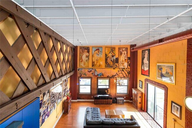 Building Photo - 62 W Colonial Dr