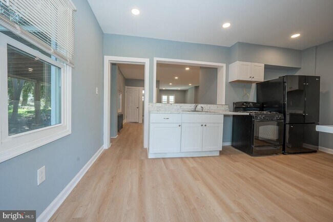 Building Photo - 732 Buck Ln