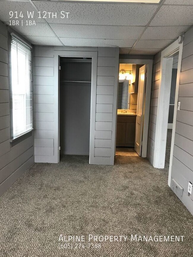 Building Photo - 1 Bed/1 Bath Twinhome For Rent!