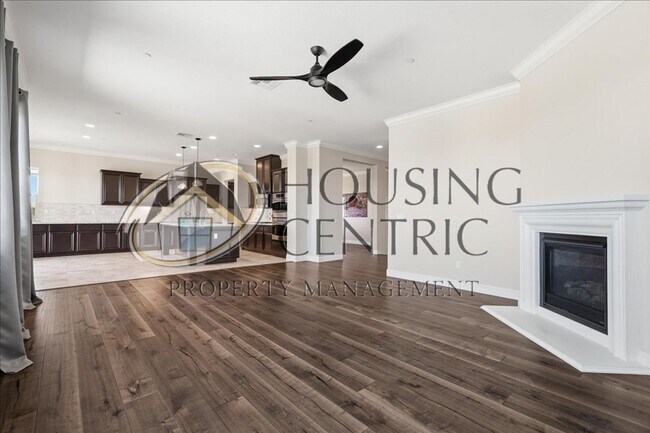 Building Photo - Executive Gated Rental with Stunning Views & Solar!