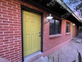 Building Photo - 152 W University Blvd