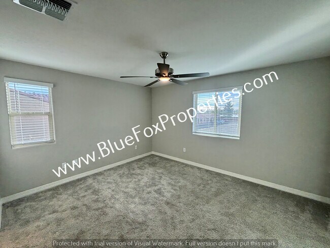 Building Photo - 1048 E Descent St