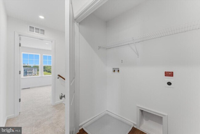 Building Photo - 501 Fontana Cir