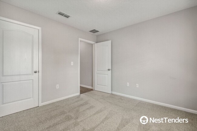 Building Photo - 83109 Village Walk
