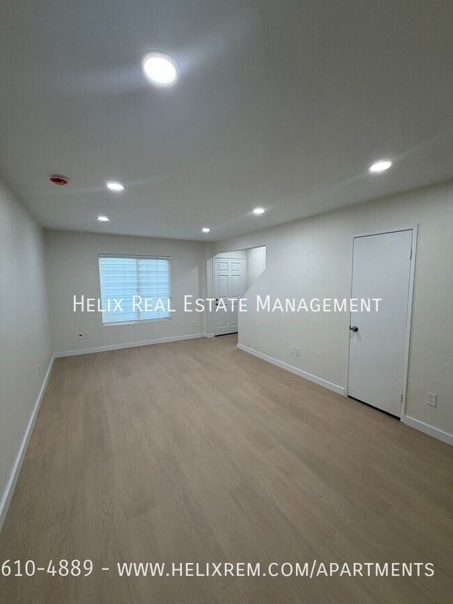 Building Photo - 1933 E Villa St