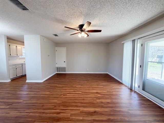 Building Photo - 828 Park Ln