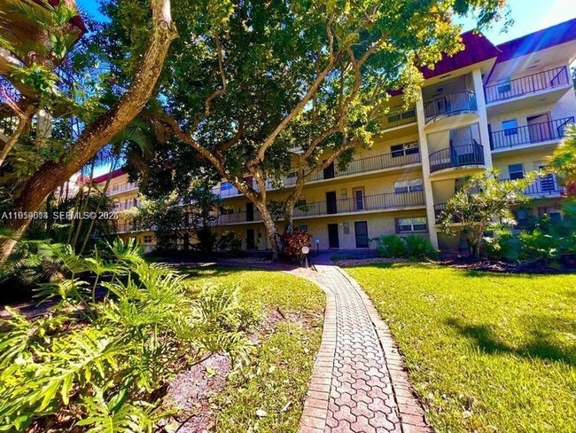Building Photo - 3300 Spanish Moss Terrace