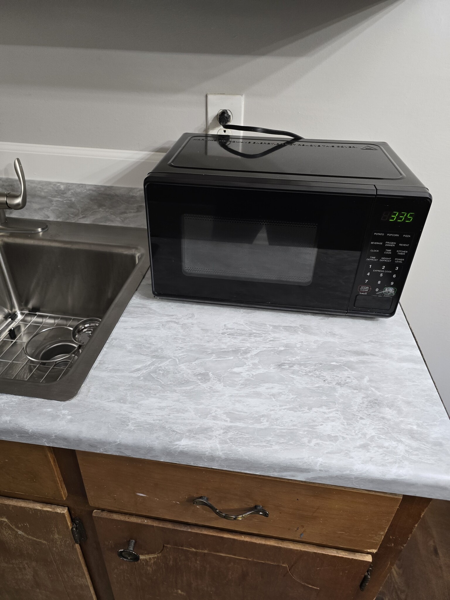 Microwave - 2601 Hillsboro Pike