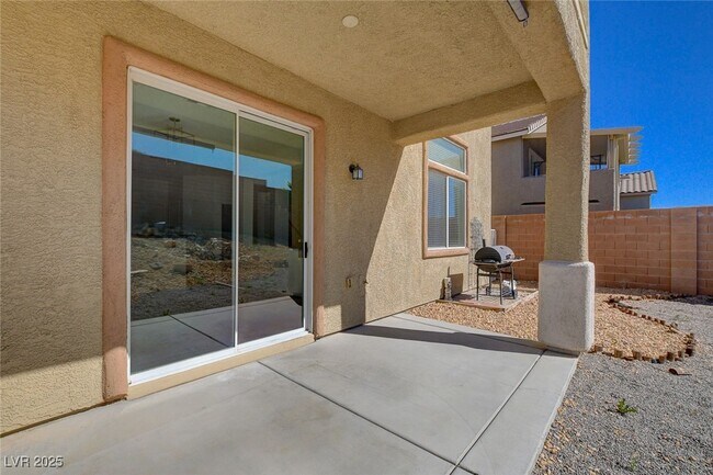 Building Photo - 11215 Dahlia Grove St