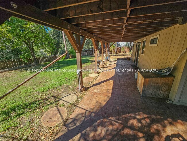 Building Photo - Exquisite Home among the Oak Trees