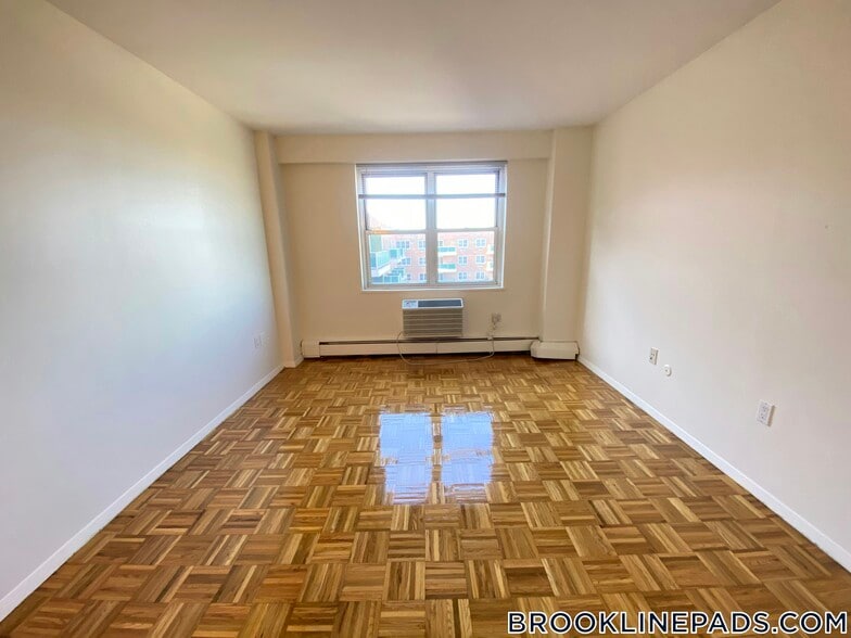 Building Photo - 185 Freeman St