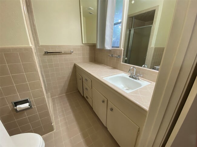 Building Photo - 4402 Cheena Dr