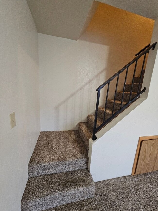 Building Photo - 592