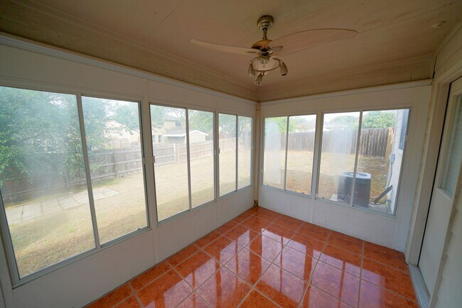 Building Photo - Beautifully maintained home for lease! - Realtor Commission: $500