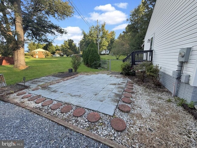 Building Photo - 9549 Fingerboard Rd