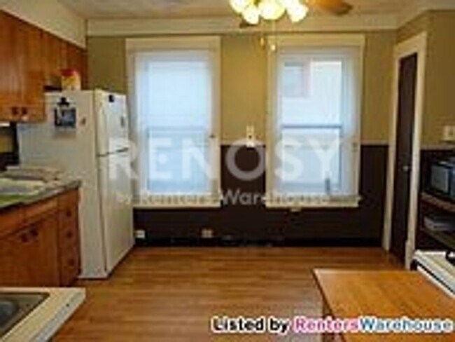 Building Photo - Charming 1 Bedroom 1 Bath Home in Northeast Minneapolis