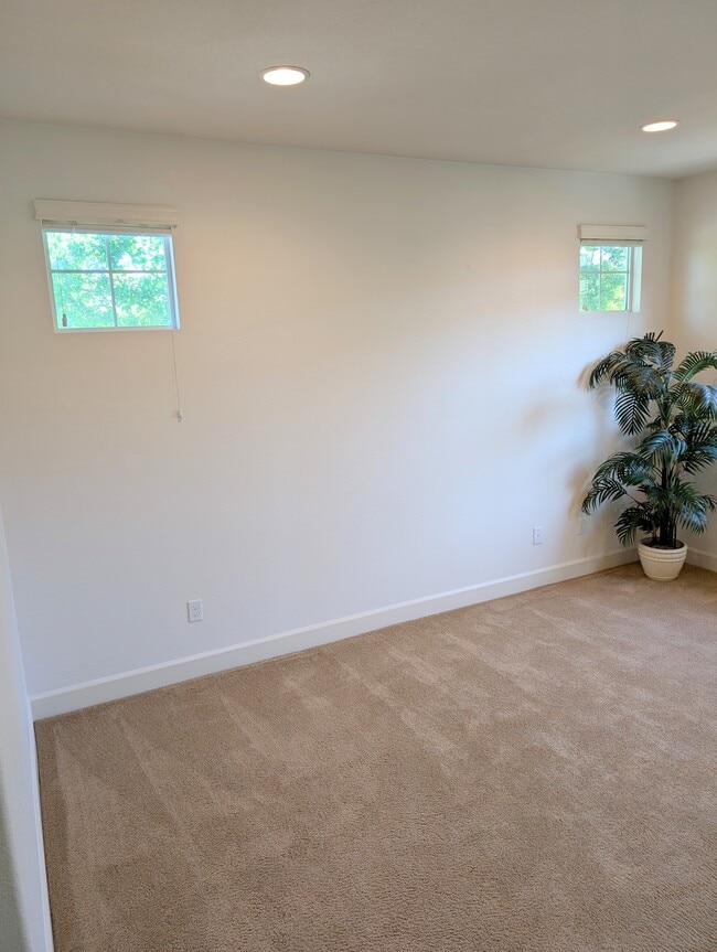 Building Photo - 15925 Piazza Way