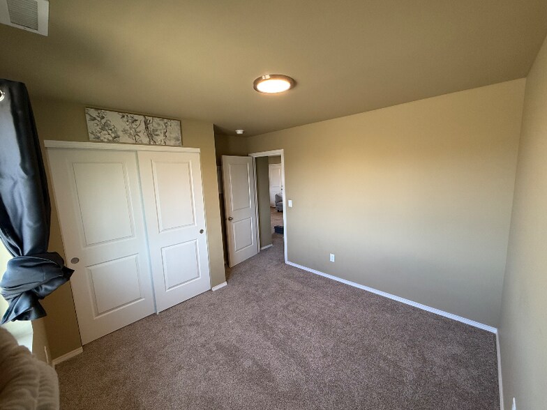 Building Photo - 216 E Montmorency Blvd